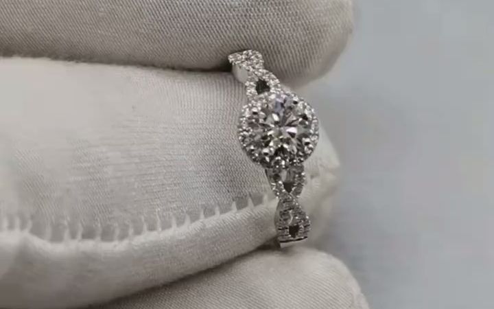 璀璨生辉 钻石首饰的永恒魅力